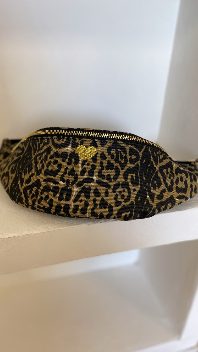 Sac banane coeur léopard