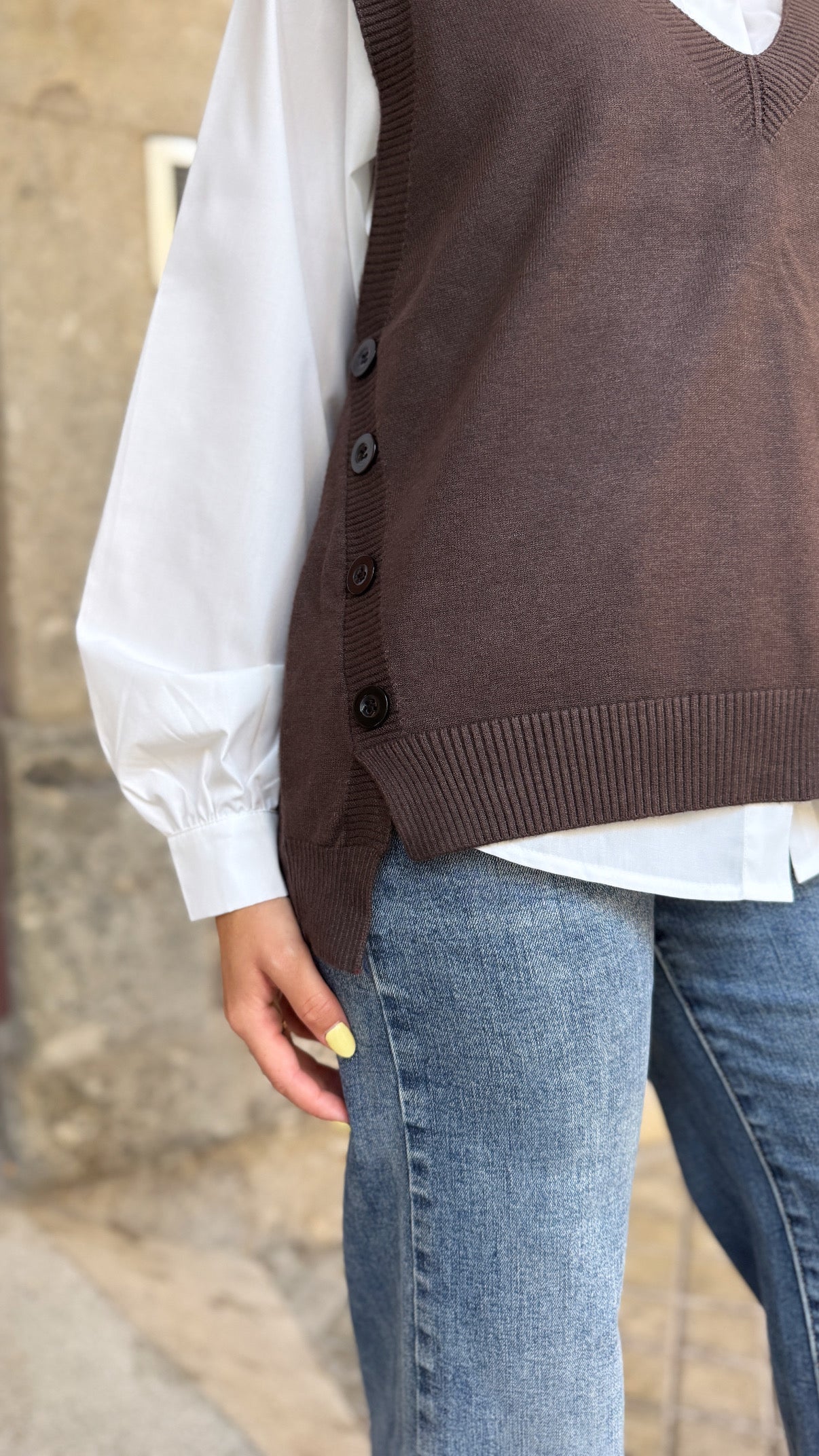 Pull sans manches col V marron
