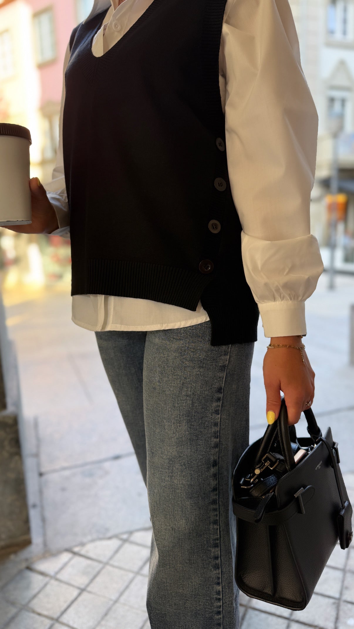 Pull sans manches col V noir