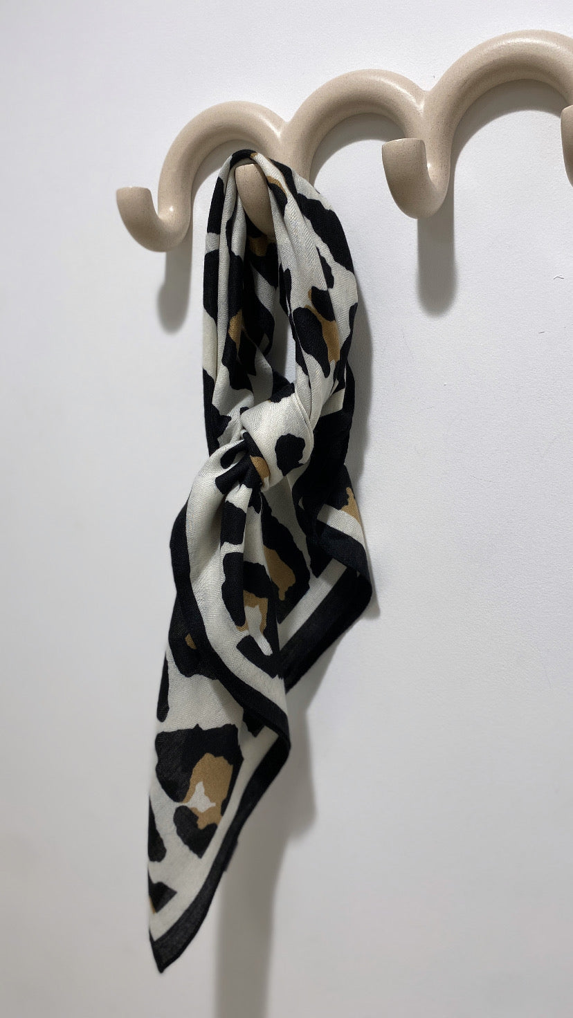 Foulard LÉOPARD