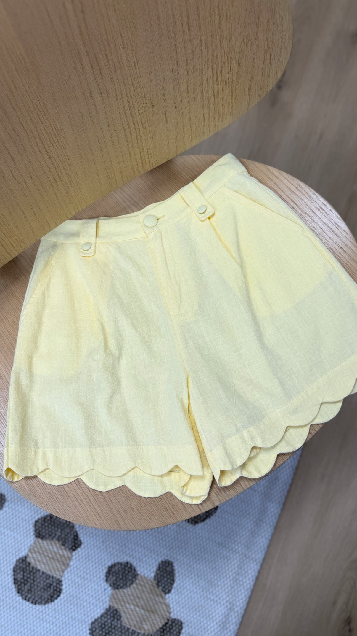 Short AMARO jaune