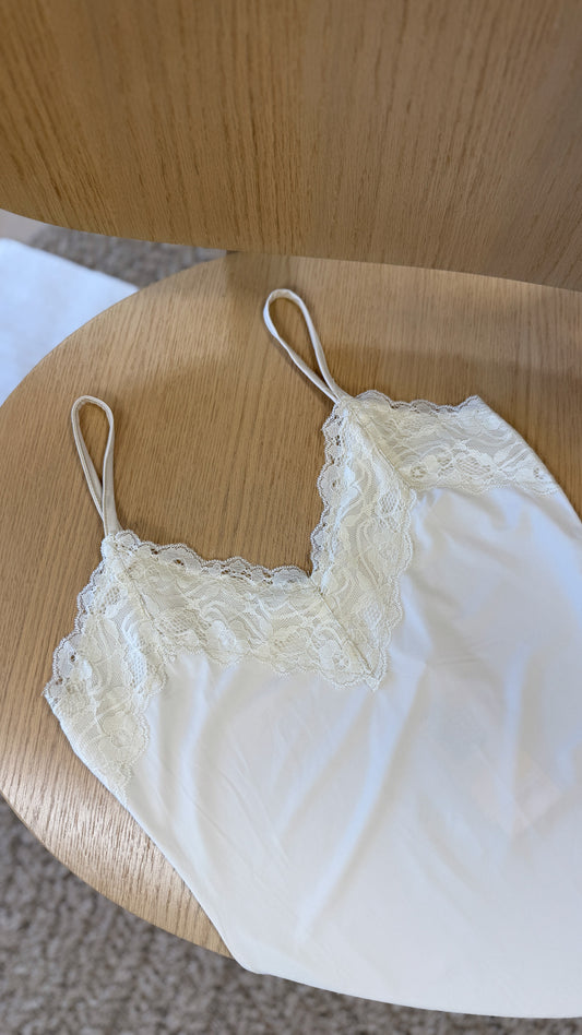 Body dentelle beige